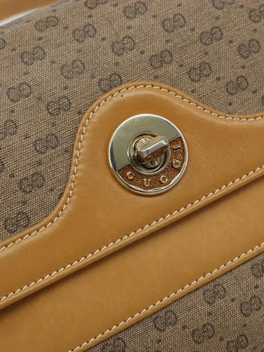 GUCCI Micro GG Supreme Shoulder Bag PVC Beige Gold Auth AMZ079